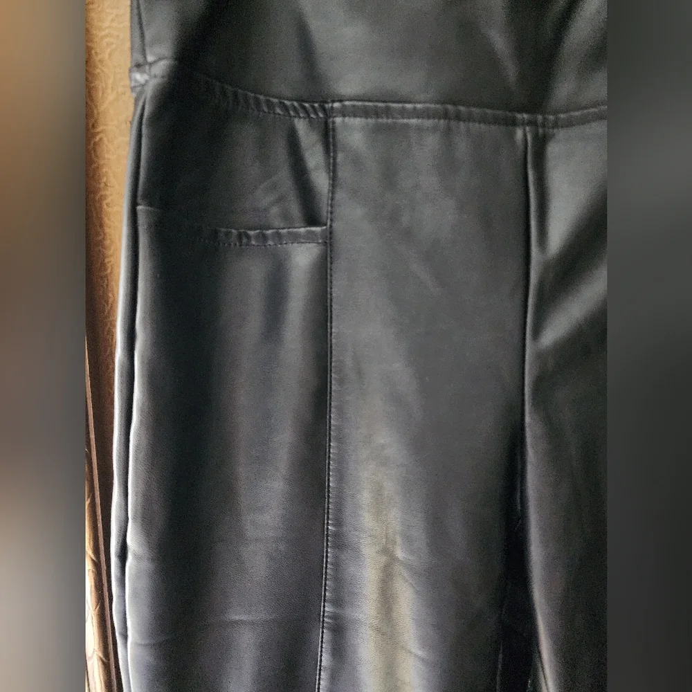 Badgley Mischka 4-way stretch faux leather pants - Picture 3 of 7